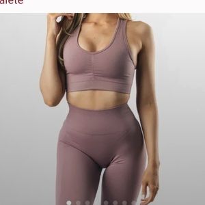 Alphalete amplify sports bra